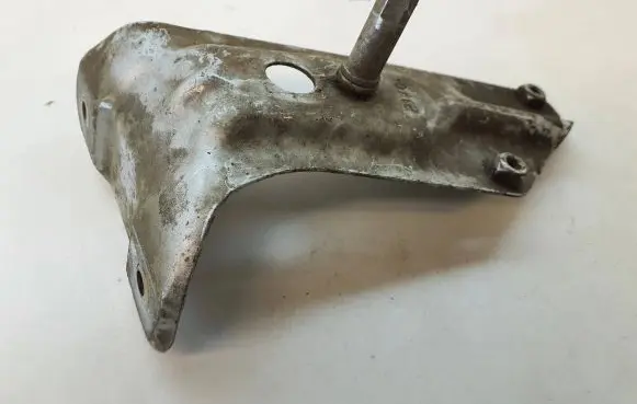 Volkswagen Golf V Fender mounting bracket 1K6821135