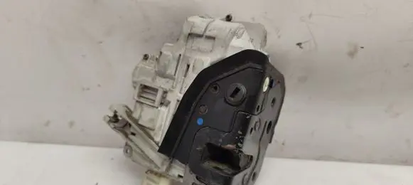 Audi A6 S6 C6 4F Rear door lock 4F0839016