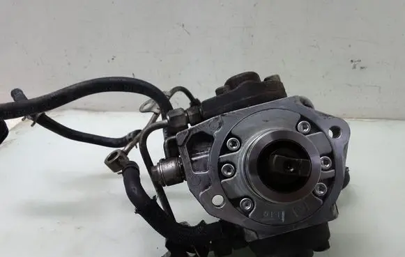 Toyota Avensis T250 Fuel injection high pressure pump 221000R020