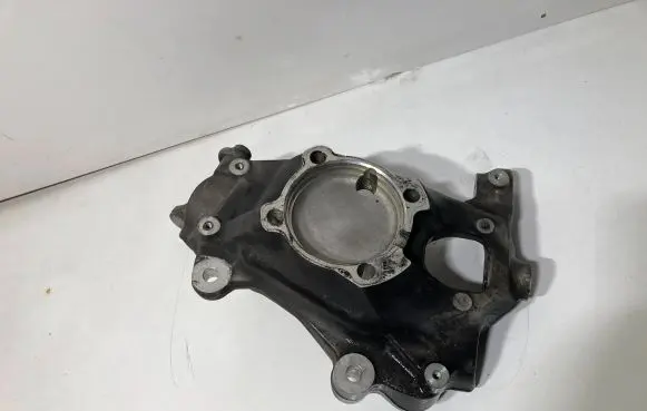 BMW 6 E63 E64 Front wheel hub 6762018