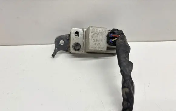 Toyota Avensis T250 Light washer relay 8594205040
