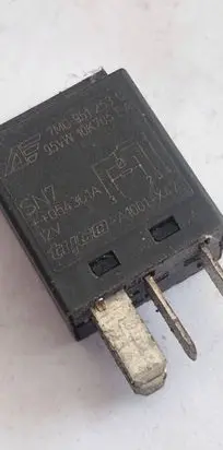 Audi A4 S4 B5 8D Other relay 7M0951253C 95VW10K705EEA A1001A47