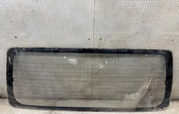 Mitsubishi Pajero Rear windscreen/windshield window