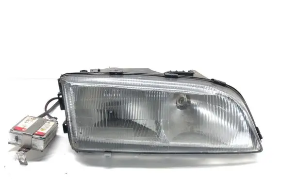 Volvo S70 V70 V70 XC Headlight/headlamp 9169525
