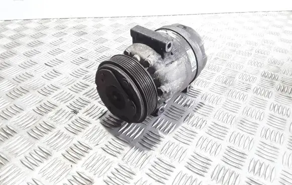 Renault Scenic I Air conditioning (A/C) compressor (pump) 7700105765