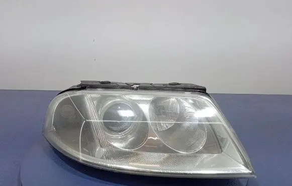 Volkswagen PASSAT B5.5 Headlight/headlamp 206243