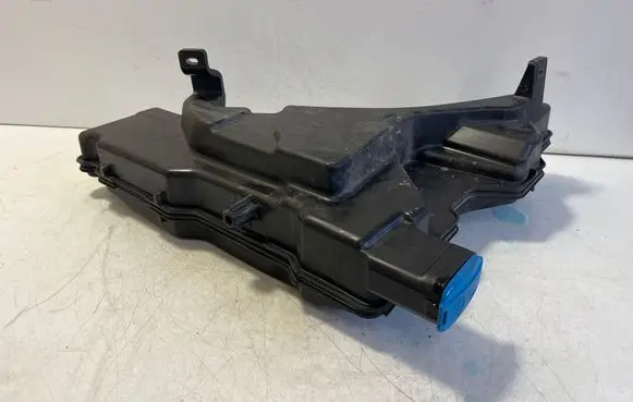 Audi A5 Windshield washer fluid reservoir/tank 8W6955451E