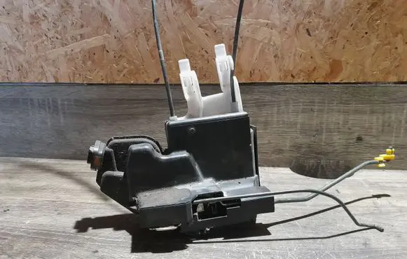 Hyundai Santa Fe Front door lock