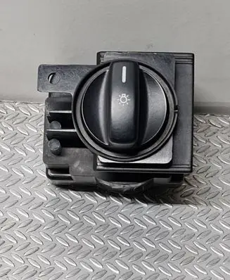 Mercedes-Benz B W245 Light switch 1695452704 32221101 0979950
