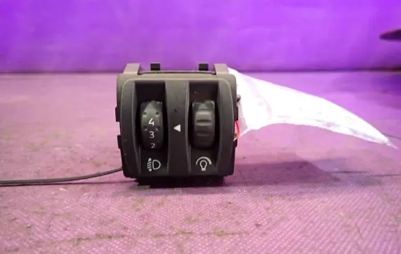 Renault Megane II Light switch 8200095495B