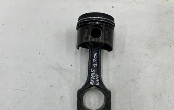 Mercedes-Benz Vito Viano W639 Piston with connecting rod