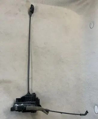Renault Modus Front door lock