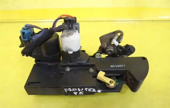 Opel Frontera B Rear door lock
