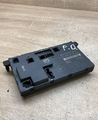 Mercedes-Benz E W211 Door control unit/module 2118208485