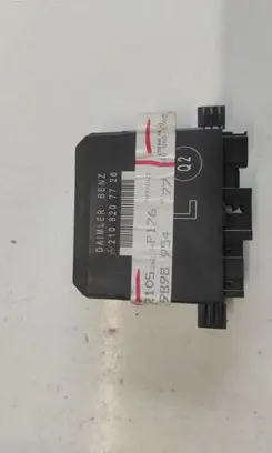Mercedes-Benz E W210 Door control unit/module 2108207726 9B98954 7897063