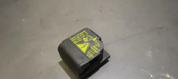 Mercedes-Benz E W211 Headlight ballast module Xenon 5DD00831910