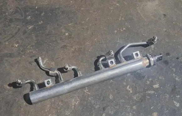 BMW M5 F90 Fuel main line pipe 7852402