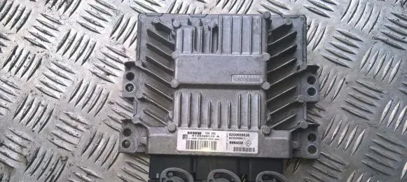Renault Megane II Engine control unit/module s122326110a 8200659536