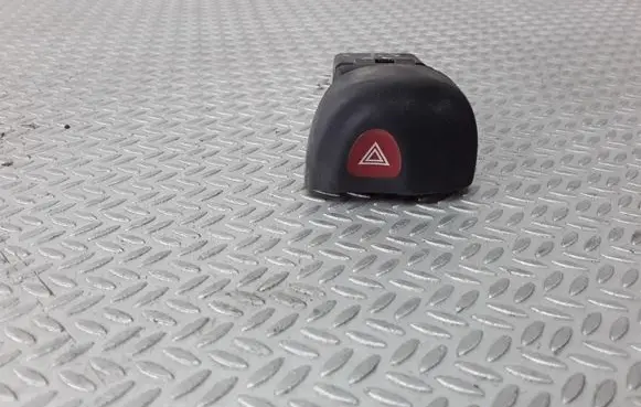 Renault Scenic I Hazard light switch