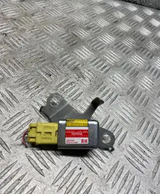 Toyota RAV 4 (XA20) Airbag deployment crash/impact sensor 8986042020