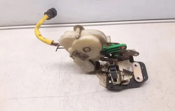 KIA Sorento Rear door lock 020618