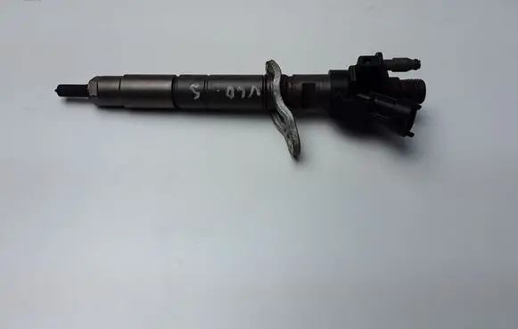 Volvo V60 Fuel injector 31303238