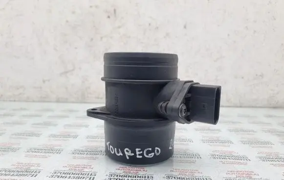 Volkswagen Touareg I Mass air flow meter 074906461B