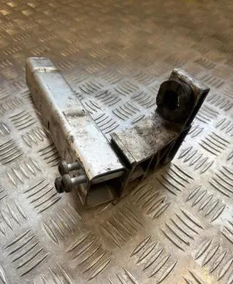 Mercedes-Benz E W213 Radiator support slam panel bracket A2136200400