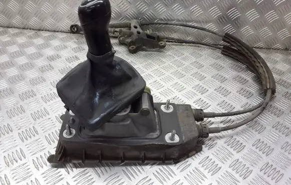 Volkswagen Polo IV 9N3 Gearbox retarder lever 6Q1711113F