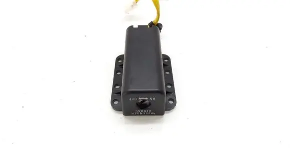 Passenger airbag on/off switch