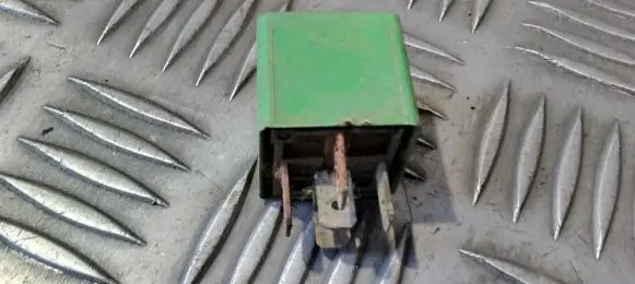Ford Escort Other relay 83BG13A025CA V23134-E8-X39