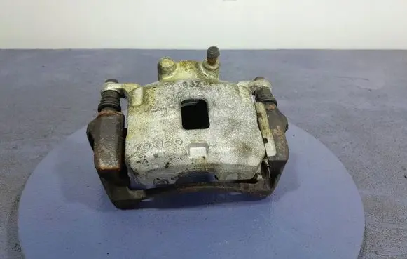 Mitsubishi L200 Front brake caliper 