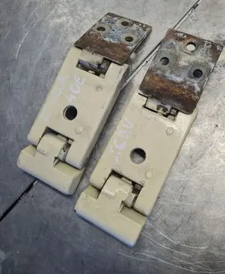 Volkswagen II LT Rear door hinge set 