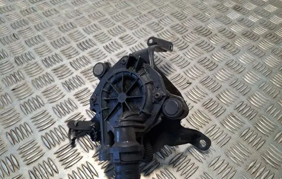 Opel Insignia A Secondary air pump 55560133