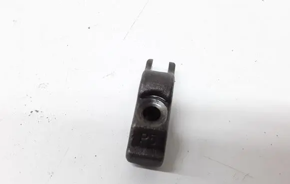 Opel Astra H Fuel Injector clamp holder