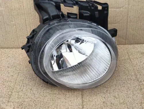 Nissan Juke I F15 Headlight/headlamp 260101KA0A