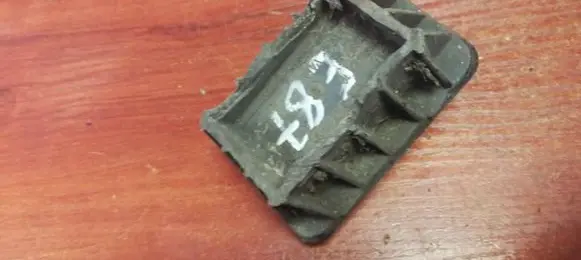 BMW 1 E81 E87 Jacking socket point 7123311