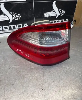 Mercedes-Benz E W211 Rear/tail lights A211820 1339