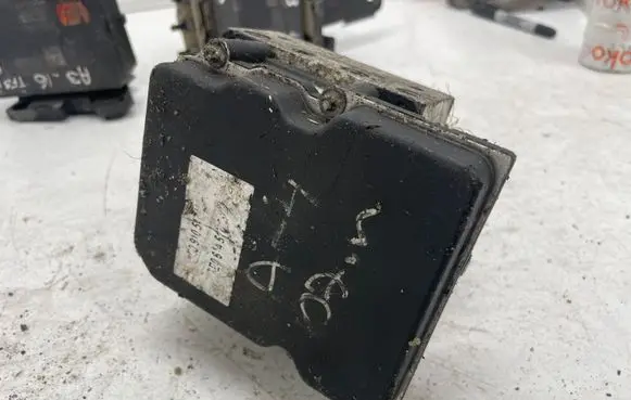 Audi A4 S4 B8 8K ABS Pump 8E0614517BF