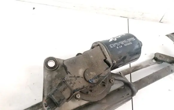 Toyota RAV 4 (XA20) Wiper motor 8511042130 85110-42130