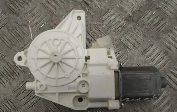 Mercedes-Benz GLS X166 Front door window regulator motor A1669060301