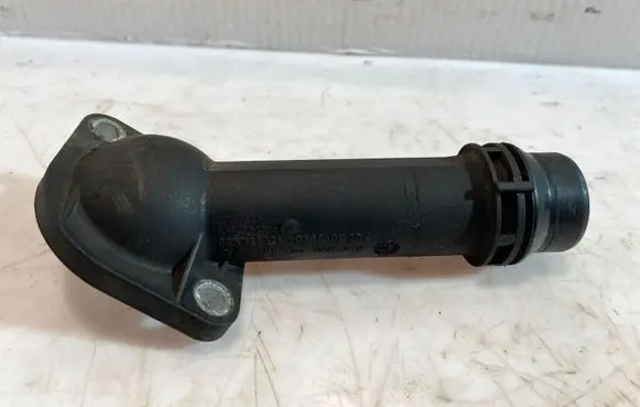 Volkswagen PASSAT B5.5 Engine coolant pipe/hose 038121121B 03G121121C 06B121121