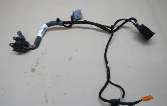 Ford Kuga II USB socket connector FV4T15K857 13038483000