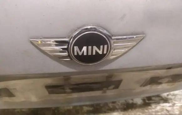 Mini One - Cooper R50 - 53 Manufacturer badge logo/emblem