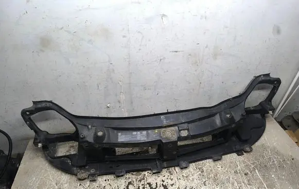 Opel Vivaro Radiator support slam panel 93851708 8200274224