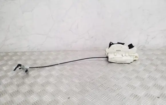 Volkswagen Multivan T6 Front door lock 7L1837015E