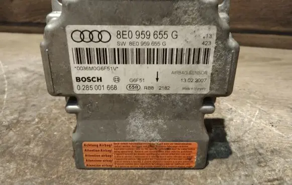 Audi A4 S4 B7 8E 8H Airbag control unit/module 8E0959655G 0285001668