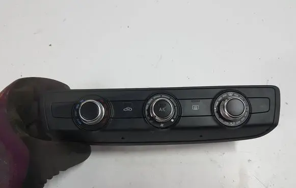 Audi A3 S3 8V Climate control unit 8V0820047DIAUTOPI 8V0820047D