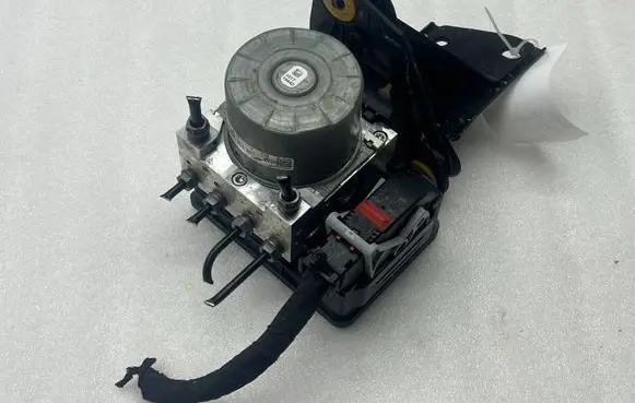 Volkswagen T-Roc ABS Pump 5QA614517BB