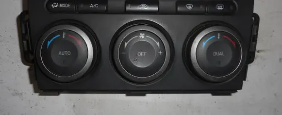 Mazda 6 Climate control unit GDB461190 T1006282Q
